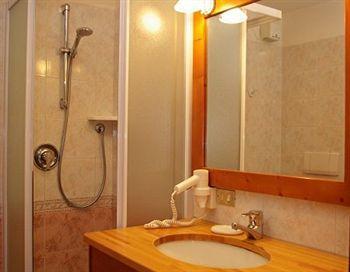 Residence Marisol Camere & Appartamenti - Mezzana Centre Екстер'єр фото