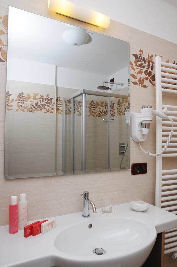 Residence Marisol Camere & Appartamenti - Mezzana Centre Екстер'єр фото